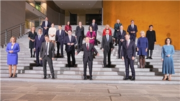 Seit einem Jahr regieren SPD, Grüne und FDP. Die Bilanz der Bundesregierung fällt auch angesichts vieler Krisen durchwachsen aus.