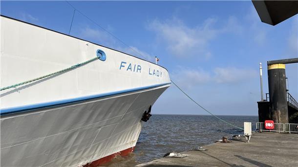 „Mini-Kreuzfahrt“ ab Bremerhaven: Die „Fair Lady“ bringt Gäste nach Helgoland Die "Fair Lady" liegt im Hafen von Bremerhaven. Seit Freitag fährt die "Fair Lady" wieder regelmäßig von Bremerhaven nach Helgoland.