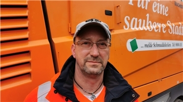 Seit gut neun Jahren arbeitet Andre Sagorski bei der Stadtreinigung in Bremerhaven.