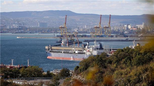 Seit Jahresbeginn sind nach Angaben von RBC die Preise an den russischen Rohstoffbörsen für die verschiedenen Benzin- und Dieselsorten teils deutlich gestiegen.