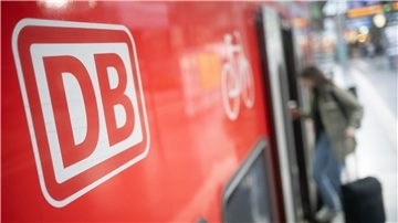 Seit Mai können Menschen in Deutschland für 49 Euro im Monat den öffentlichen Nahverkehr nutzen.