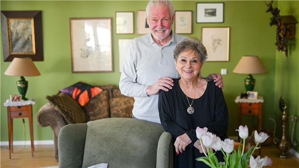 Seit mehr als 20 Jahren unzertrennlich: Dagmar Frederic ist in fünfter Ehe mit Klaus Lenk verheiratet.