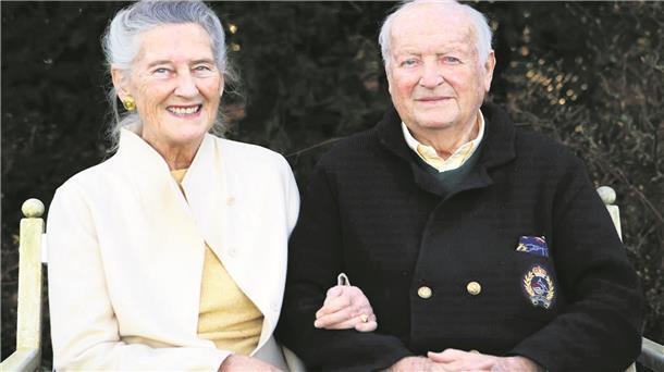 Seit sich Professor Dr. Thomas Rogge aus dem Geschäftsleben zurückgezogen hat, lebt er mit seiner Frau Margaretha in Bad Bederkesa.