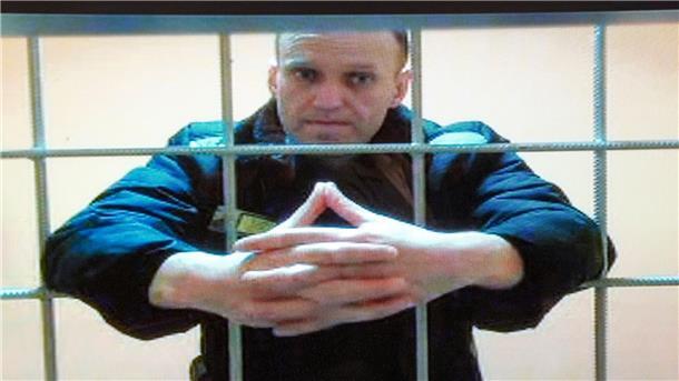 Wo ist Alexej Nawalny? - Putin-Gegner verschwunden Seit Tagen läuft der Prozess gegen den russischen Oppositionspolitiker Alexej Nawalny ohne die Schalte in das Straflager. Sein aktueller Aufenthaltsort ist unbekannt.