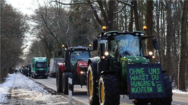 Seit Tagen protestieren Landwirte und blockieren dabei auch Straßen und Städte.