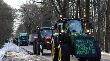 Seit Tagen protestieren Landwirte und blockieren dabei auch Straßen und Städte.