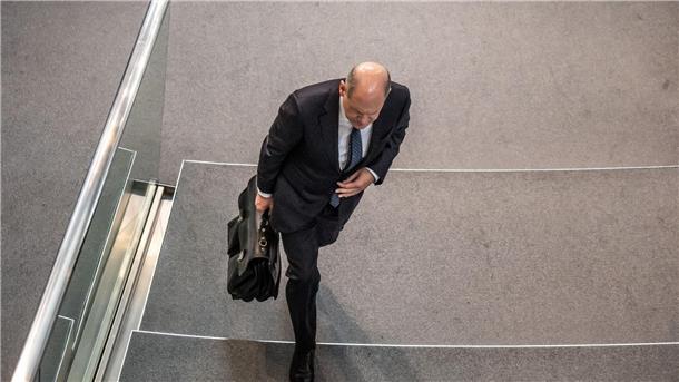 Seit Tagen ringt Bundeskanzler Olaf Scholz mit Vizekanzler Robert Habeck und Finanzminister Christian Lindner um Wege aus dem Milliardenloch im Haushalt.
