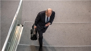 Seit Tagen ringt Bundeskanzler Olaf Scholz mit Vizekanzler Robert Habeck und Finanzminister Christian Lindner um Wege aus dem Milliardenloch im Haushalt.