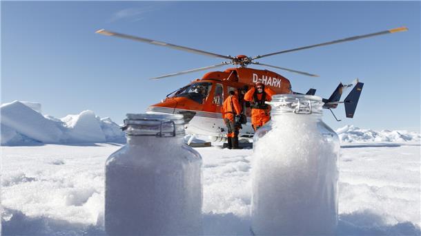 Selbst im arktischen Schnee haben Forscherinnen und Forscher Mikroplastik gefunden. Über die Luft kann es schnell verbreitet werden.