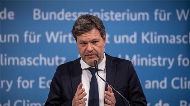 Habeck: Tauziehen um schnelle Planung auf Länder verlagert „Selbverständlich findet sehr viel der Umsetzung auf Länder- oder kommunaler Ebene statt“, sagte Bundeswirtschaftsminister Robert Habeck.