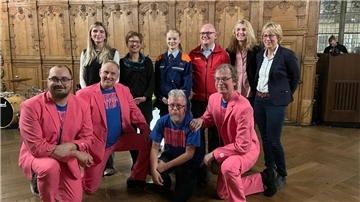 Gruppenfoto beim Senatsempfang für Ehrenamtliche
