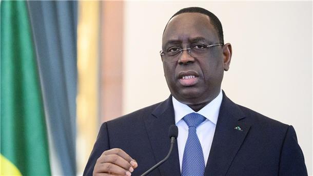 Kurz vor den Wahlen: Senegals Präsident entlässt Regierung Senegals Präsident Macky Sall hat seine Regierung entlassen.