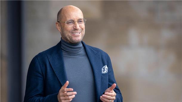 KI-Deal: ServiceNow übernimmt Start-up G2K „ServiceNow wird das Berliner Büro als globales Headquarter für das Segment Retail ausbauen und hier neue Arbeitsplätze schaffen“: Karsten Neugebauer.
