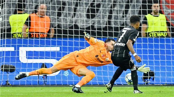 „Was für eine Nacht“: Eintracht glänzt in Europa Setzte den Schlusspunkt beim Sieg gegen Galatasaray Istanbul: Ansgar Knauff.