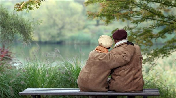 Sexualität in Altenpflegeheimen ist immer noch tabu – und Thema zugleich.