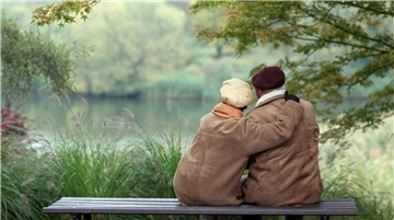 Sexualität in Altenpflegeheimen ist immer noch tabu – und Thema zugleich.