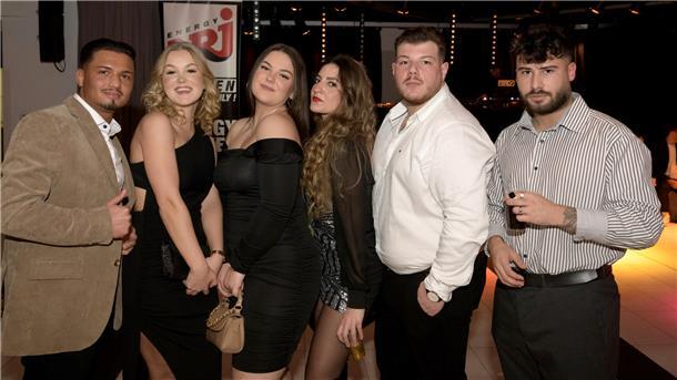 So feierten die 4000 Gäste beim Weihnachtszauber Drei junge Frauen und drei junge Männer