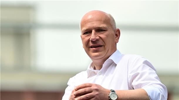 „Sicherlich müssten die Grünen wieder mehr Pragmatismus entwickeln. Aber natürlich ist das auch eine Option für den Bund, die man nicht ausschließen kann. Und nicht ausschließen sollte“, sagt Kai Wegner (CDU) über Schwarz-Grün.