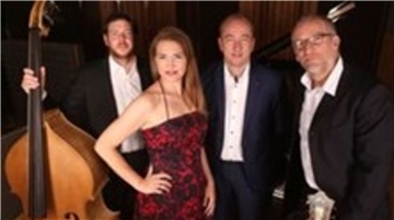  Kontrabassist Jean-Philip Wadle, Sängerin Sabine Kühlich, Pianist Chris Hopkins, Gitarrist Jörg Seidel