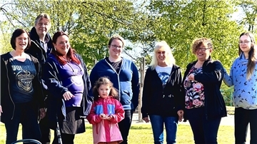 Sie gehören zum Team, das sich für das mobile Café einsetzt (von links): Stefanie Krein, Klaus Hinners, Daniela Schlüter, Frauke Maria Daams, Ilona Weber, Vivian Glade und Josephine Glade.
