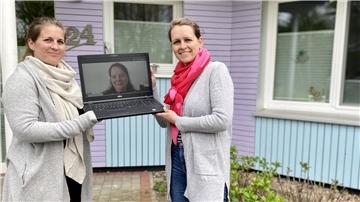 Sie setzen sich für ein inklusives Freizeitangebot ein: Sarah Theinert, pädagogische Leitung (von links), und die Mütter Ramona Niehaus (per Videokonferenz dazugeschaltet) und Sandra Strüber.