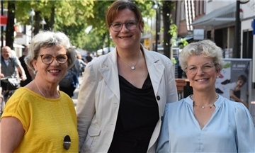 Sie unterstützen Menschen, die wegen schwieriger Lebensumstände Hilfe suchen (von rechts): Veronika Czech und Verena Kimpel von der Selbsthilfe-Kontaktstelle sowie Birgit Flemming von der Fachstelle Suchtberatung und Therapiehilfe.
