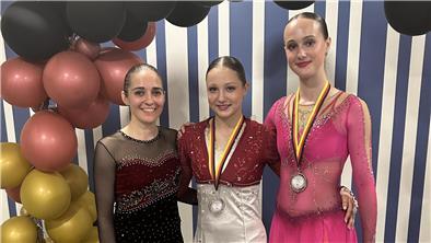 Sie waren erfolgreich bei der Rollkunstlauf-DM unterwegs (von links): Lina Goncharenko, Emma Luisa Meyer und Christina Kinsvater vom ERC Bremerhaven.