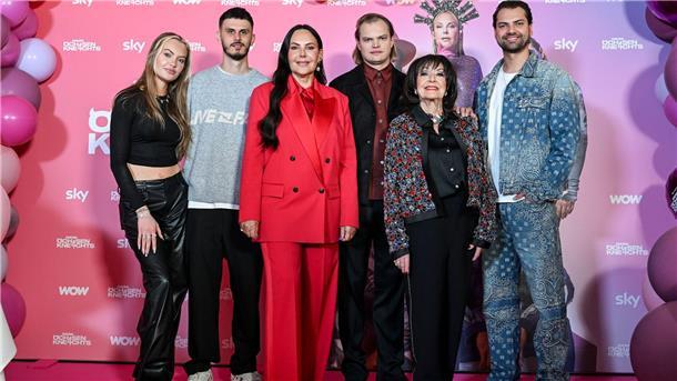 Mehr von Ochsenknecht: Sitcom „Späti“ geht weiter Sie zeigen ihr Leben: Die Reality-Show der Familie Ochsenknecht kehrt auch bald zurück.