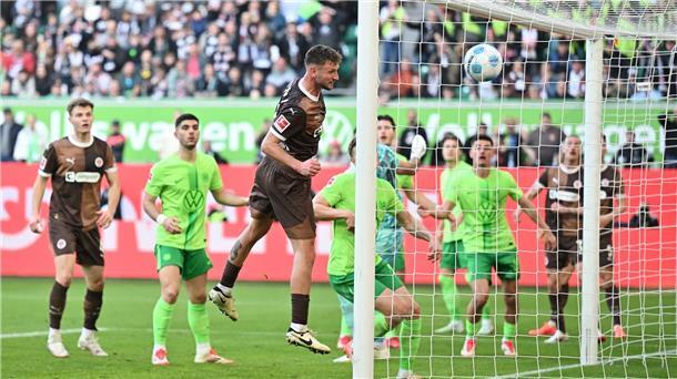 Siebe Van der Heyden brachte St. Pauli in Wolfsburg in Führung.