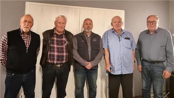 Siegfried Richter, Karl Heinz Brandt, Toni Przygocki, Wolfgang Thürmer und der 1. Vorsitzende Jürgen Hülsebusch vom Skatclub Waterkant.