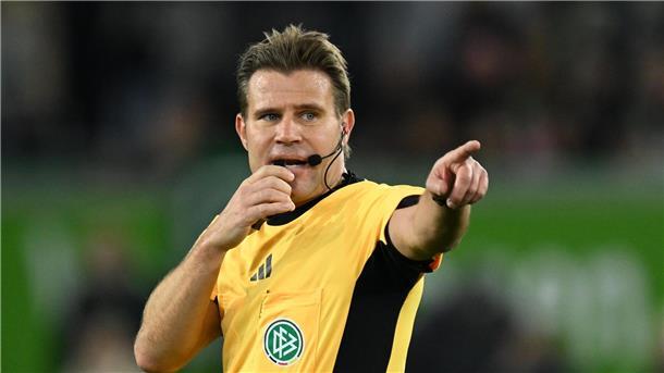 Sind die Ansagen von Felix Brych bald auch im Stadion zu hören?
