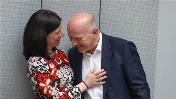 Sind ein Paar: Berlins Regierender Bürgermeister Kai Wegner und Bildungssenatorin Katharina Günther-Wünsch.