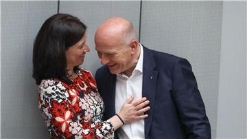 Sind ein Paar: Berlins Regierender Bürgermeister Kai Wegner und Bildungssenatorin Katharina Günther-Wünsch.