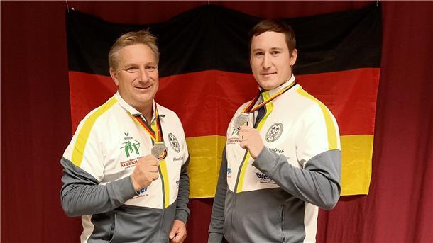 Schützenverein Neuenlandermoor. Klaus Denks (links) und Marcel Handrick