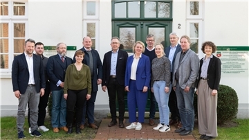 (von links nach rechts): T. Ludewig (TenneT), F. Moldt (TenneT), J. Feldmann (Kreislandvolk), M. Glück (TenneT), H. Munzel (TenneT), D. Kreye (Kreislandvolk), M. Bergmann (TenneT), M. Ostendorf (Kreislandvolk), J. Eilers (Kreislandvolk), B. Wolff (Kreislandvolk),K. Padeken (Kreislandvolk), S. Sauerbier (TenneT)