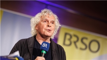 Sir Simon Rattle hat sich beim Musikfest Berlin angesagt.