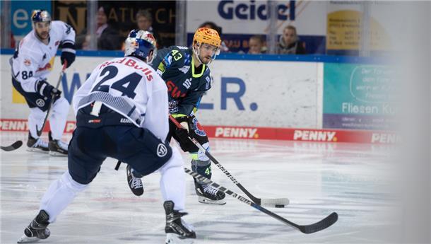 Skyler McKenzie (Nummer 43) und die Fischtown Pinguins wollen wieder gegen Red Bull München erfolgreich sein.
