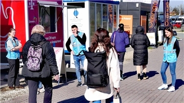 Freiwillige Helfer von Unicef in Medyka