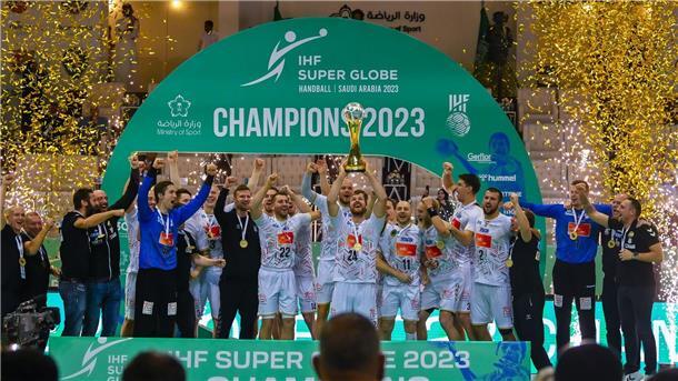 Magdeburgs Nil-Trip: Hoffen auf ersten Titel der Saison So jubelten die Magdeburger im Vorjahr nach dem gewonnenen Endspiel gegen die Füchse Berlin.