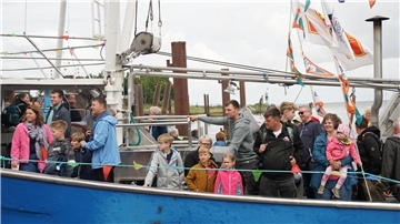 So schön und bunt war am Wochenende die 51. Kutterregatta in Fedderwardersiel.
