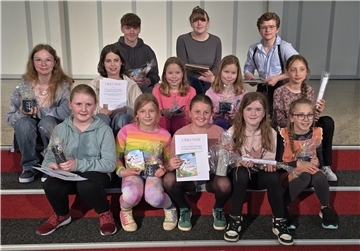 Die Sieger des Lesewettbewerbs im Gymnasium Brake