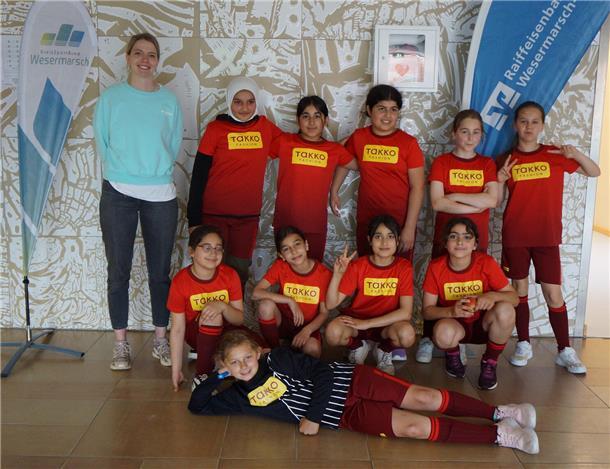 Die Mädchenmannschaft der Grundschule Brake-Boitwarden.