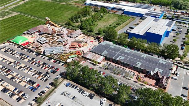 Karls Erlebnis-Dorf in Loxstedt aus der Luft fotografiert.