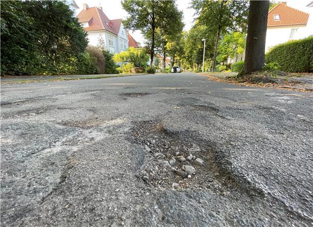 Schlaglöcher in einer Straße in Nordenham