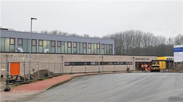 Eröffnung der neuen Sporthalle in Nordenham-FAH: Das wird am Sonntag geboten Die neue Sporthalle im Nordenhamer Stadtteil Friedrich-August-Hütte von außen betrachtet