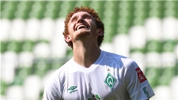 So sieht Erleichterung aus: Werders Josh Sargent jubelt über sein Tor zum 6:1.
