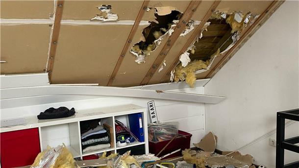Flammeninferno bei Frankfurt: Wohnung von Pinguins-Meisterheld Suvelo betroffen So sieht es aktuell in der Wohnung der Suvelos in Egelsbach aus, nachdem in der Nachbarwohnung ein Feuer ausgebrochen ist.