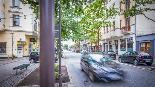 So sieht es bislang in der "Alten Bürger" in Bremerhaven aus. Doch bald sollen Autos hier nicht mehr fahren und parken. Das sieht der Koalitionsvertrag von SPD, CDU und FDP vor.