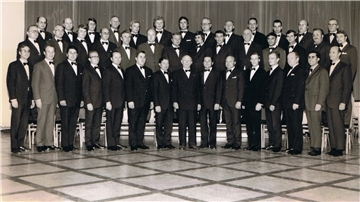 So stimmgewaltig und reich an Sängern präsentierte sich der MGV Zeven im Jahr des hundertjährigen Bestehens 1973.