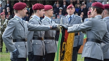 So war es vor fünf Jahren auf dem Zevener Ahe-Gelände: Rekruten legen ihr feierliches Gelöbnis öffentlich ab.